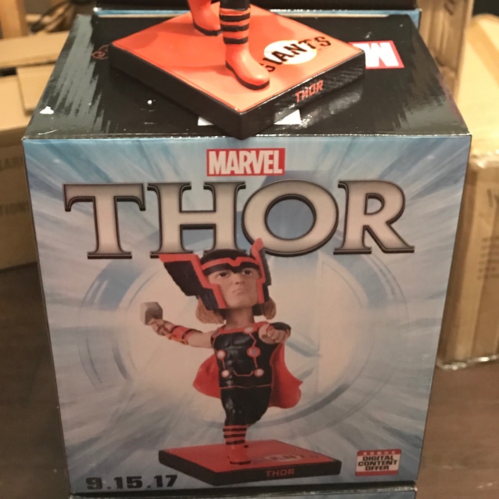 Marvel x Sfgiants “Thor” bobble head from 2017